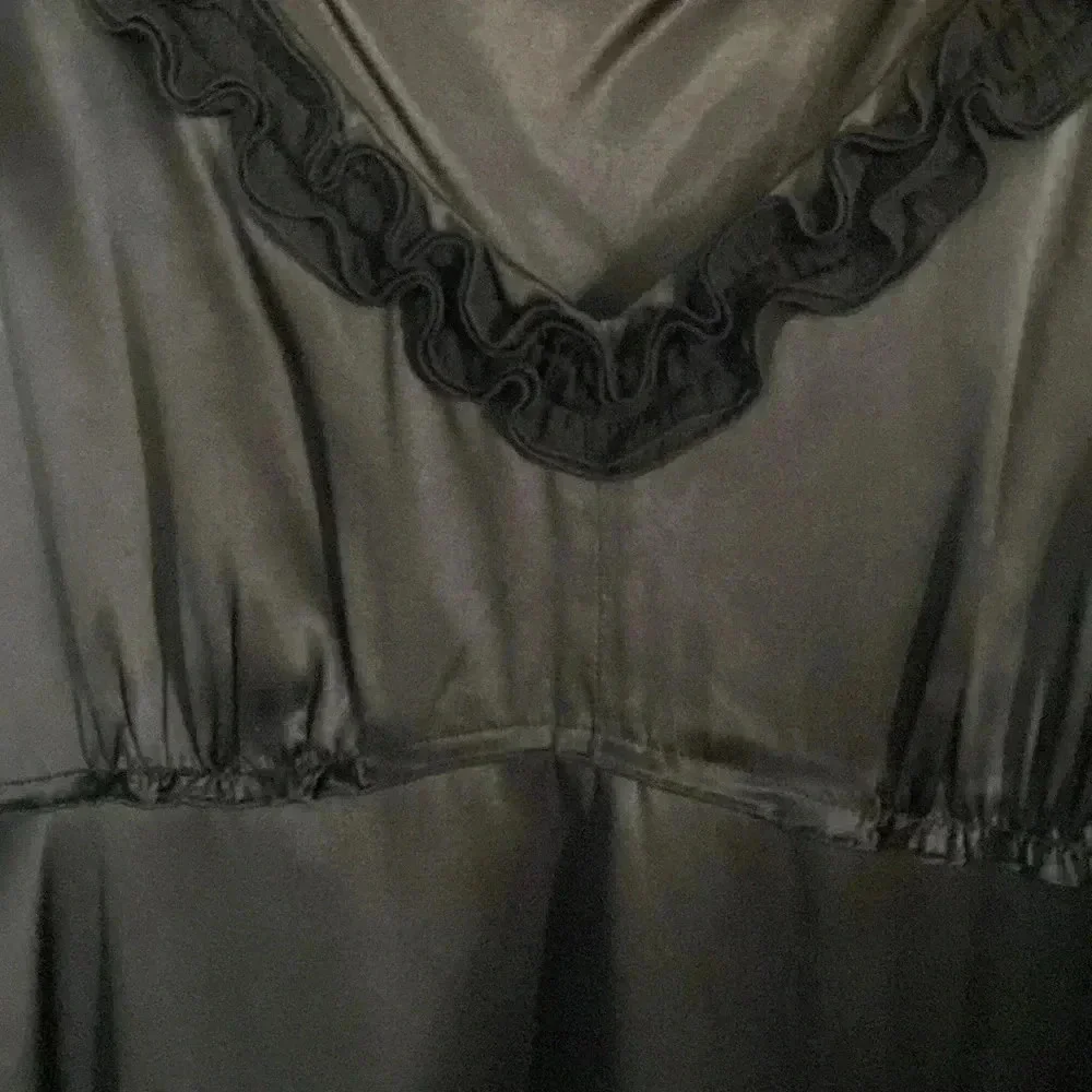 Tahari black silk vneck empire waist dress size 8